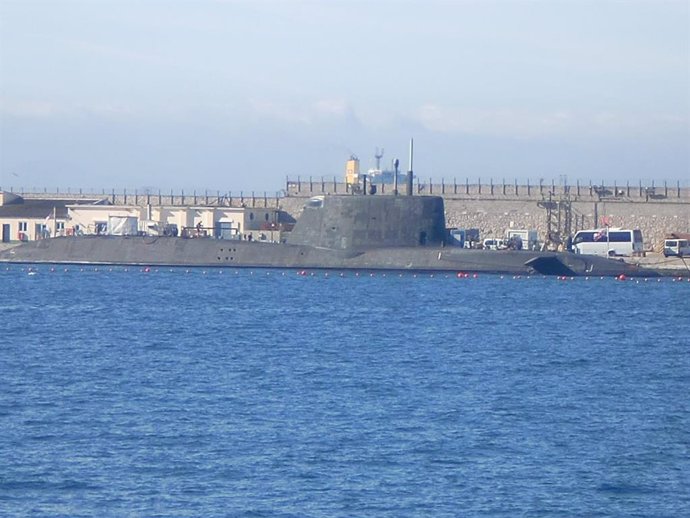 Archivo - Submarino HMS Ambuch atracado en Gibraltar