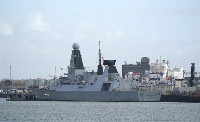 Archivo - Una embarcación de la Marina británica