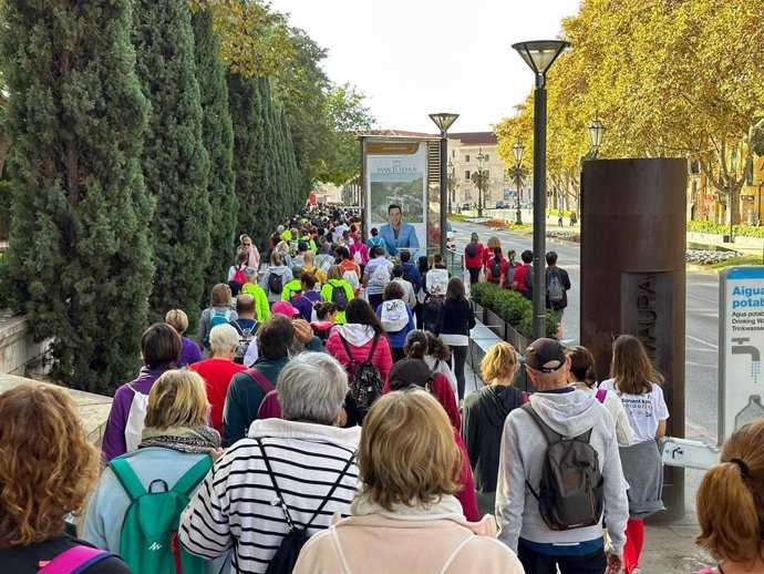 Más de 1.000 personas participan en la quinta Marcha por la Igualdad Nordic Walking Ciudad de Palma