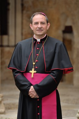 Archivo - Monseñor Abilio Martínez Varea, Obispo de Osma (Soria), Pregonero de la Semana Santa 2019     
