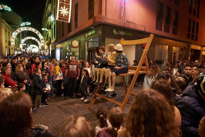 Más de 100.000 personas asisten a La Noche en Blanco de La Laguna