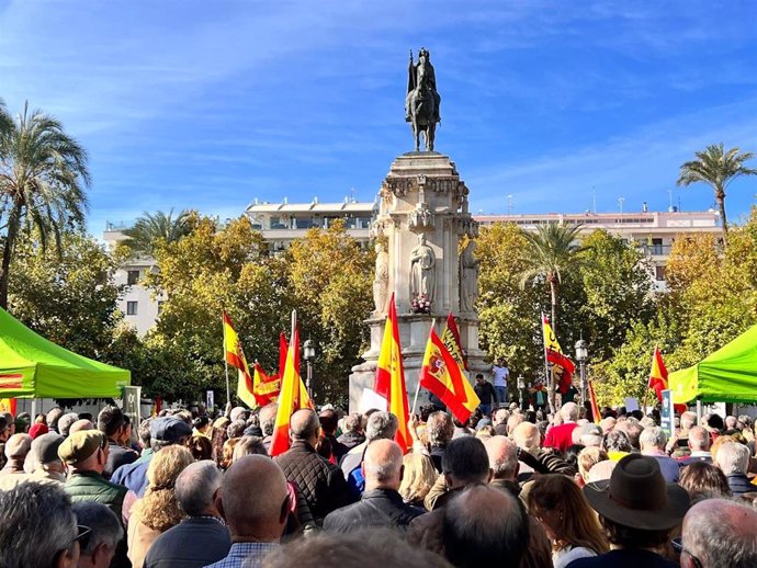 Manifestación de Vox en la Plaza Nueva