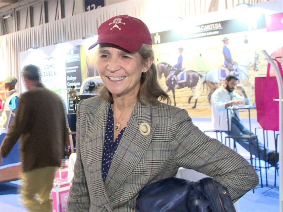 Doña Elena, de lo más sonriente