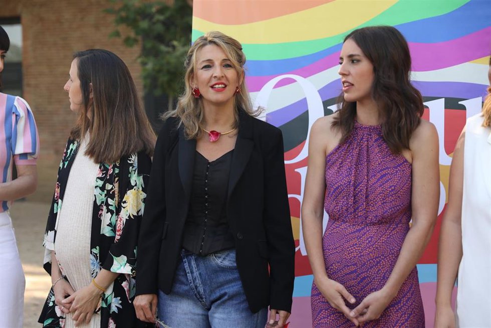 Archivo - (I-D) La ministra de Derechos Sociales y Agenda 2030, Ione Belarra; la vicepresidenta segunda del Gobierno y ministra de Trabajo, Yolanda Díaz, y la ministra de Igualdad, Irene Montero, a 27 de junio de 2022, en Madrid (España). 