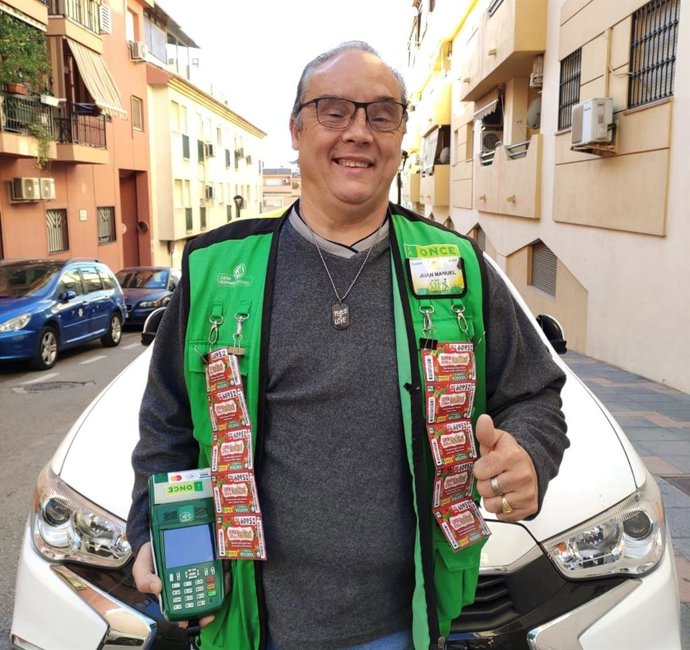 La ONCE deja un Sueldazo de 2.000 euros al mes durante diez años en Fuengirola, donde Juan Manuel Sánchez vendió el cupón premiado