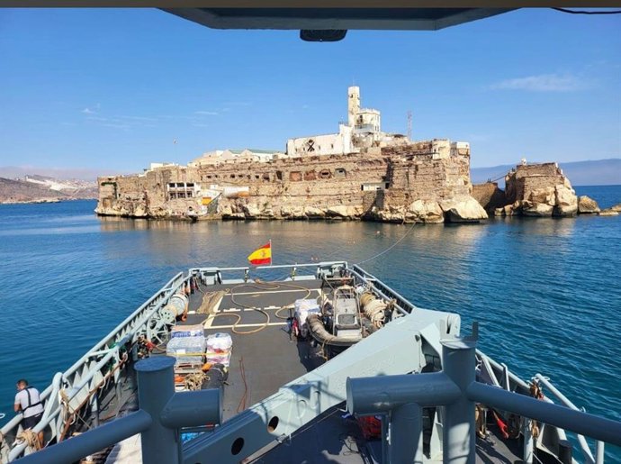 El buque 'Mar Caribe' en uno de sus apoyos logísticos