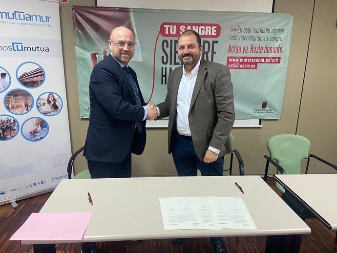 Imagen de la firma del acuerdo