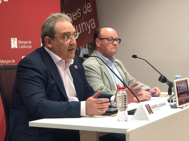 A la izda., el secretario general de MC, Xavier Lleonart, en rueda de prensa