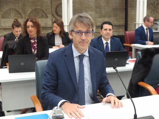 El consejero de Economía, Hacienda y Administración Digital, Luis Alberto Marín, durante la presentación en la Asamblea Regional del presupuesto con el que contará su departamento para 2023