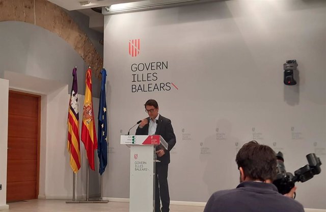 El portavoz del Govern, Iago Negueruela, durante la rueda de prensa del Consell de Govern.