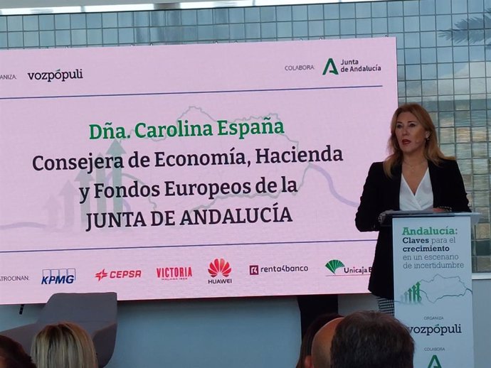 Carolina España, consejera de Economía de la Junta de Andalucía, en la inauguración de un foro de Vozpópuli