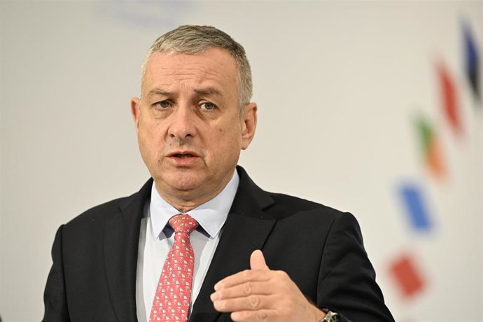 Archivo - 12 October 2022, Czech Republic, Prague: Czech Minister of Industry and Trade Jozef Sikela speaks to media, ahead of the European Union Energy Ministers Informal meeting in Prague. Photo: ?ulová Kateina/CTK/dpa