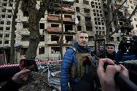 El alcalde de Kiev cifra en más de 150 los civiles muertos por los bombardeos en la capital ucraniana
