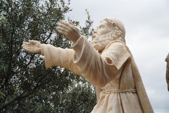 La estatua de Ramón Llull de Cura, restaurada por el Consell de Mallorca.