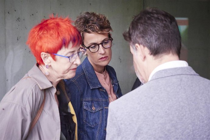 Archivo - La consejera de Salud del Gobierno de Navarra, Santos Induráin (i) y la presidenta del Gobierno de Navarra, María Chivite (d), durante la presentación del Plan de Ciencia, Tecnología e Innovación de Navarra 2021-2025, a 21 de octubre de 2022, 