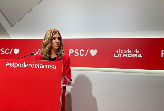 La portavoz del PSC, Elia Tortolero, en una rueda de prensa este lunes.