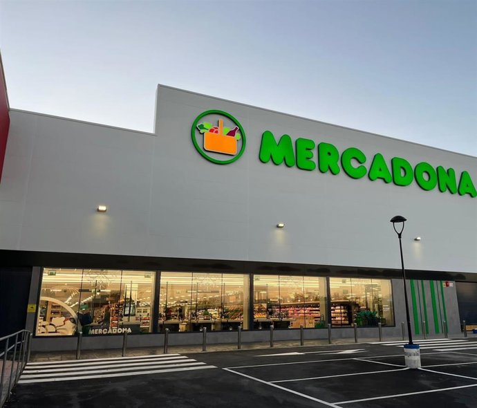 Fachada de la nueva tienda de Mercadona en el Parque Comercial Guadalquivir.