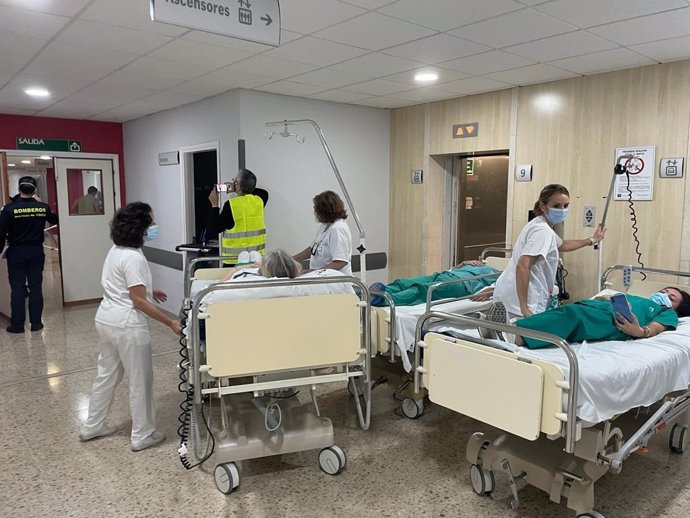 Simulacro de evacuación en el Hospital Puerta del Mar de Cádiz
