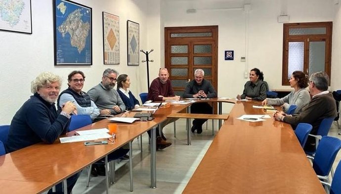 El Consell se reúne con colegios profesionales dentro del proceso participativo de la modificación 4 del Plan Territorial de Mallorca para ordenar la instalación de las energías renovables