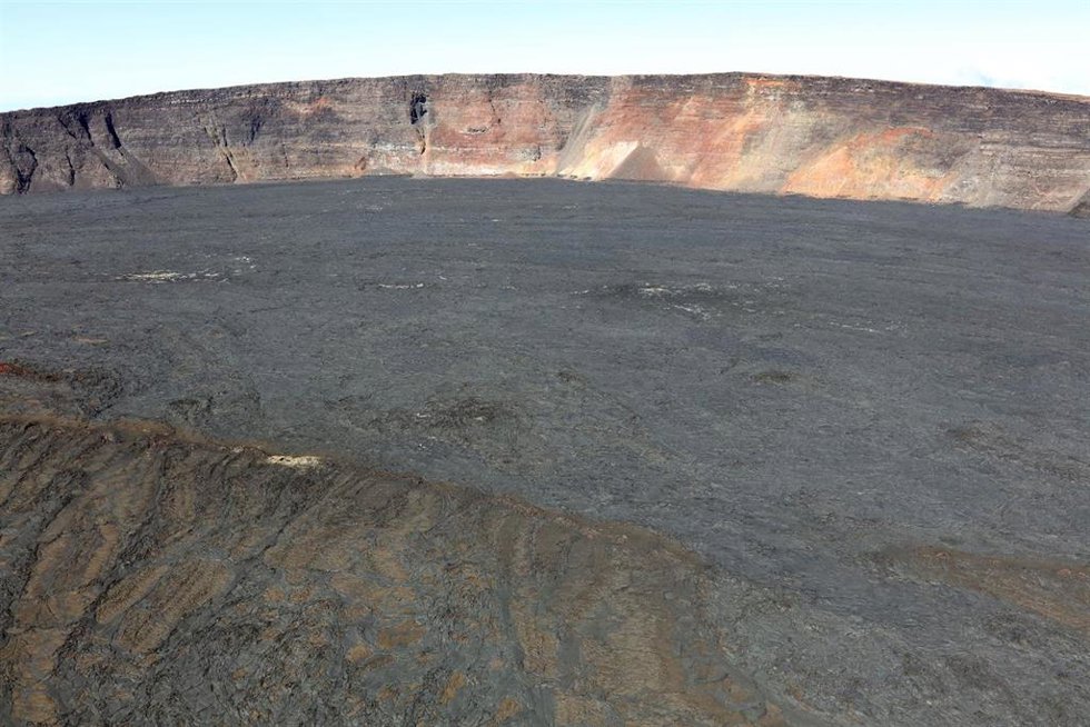 Archivo - Caldera del volcán de Mauna Loa, en Hawái