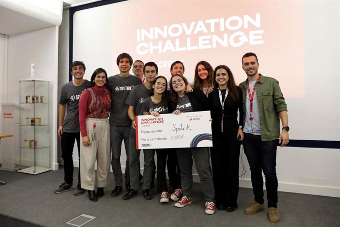 Equipo ganador del concurso 'Innovation Challenge' de Cepsa
