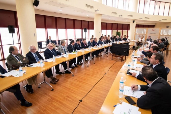Reunión de representantes de la Confederación de Empresarios de Andalucía (CEA) con la consejera andaluza de Economía, Hacienda y Fondos Europeos, Carolina España. (Foto de archivo).