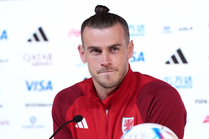 28 November 2022, Qatar, Doha: Wales' Gareth Bale attends a press conference for the Wales national soccer team at the Main Media Centre ahead of Tuesday's FIFA World Cup Qatar 2022 Group Bsoccer match against England. Photo: Martin Rickett/PA Wire/dpa