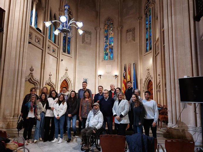 El Govern presenta el catálogo ortoprotésico a las asociaciones de pacientes de Baleares