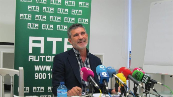 Archivo - El portavoz de ATA C-LM, José Luis Perea, en rueda de prensa
