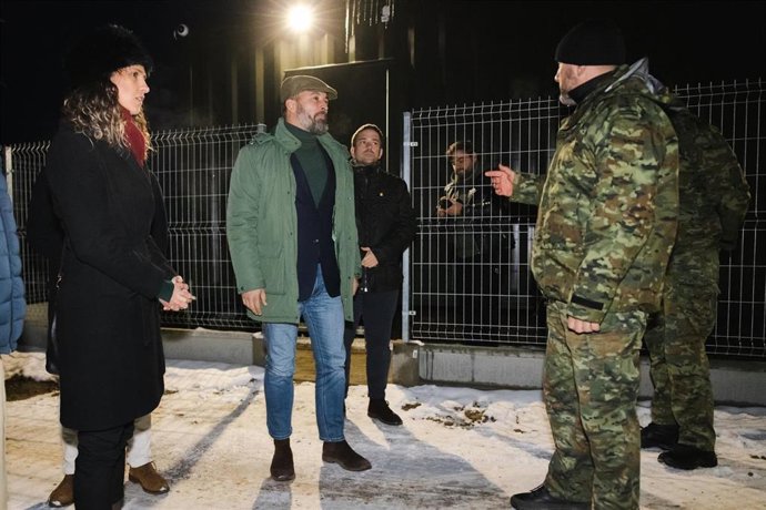 Una delegación de Vox, encabezada por su presidente, Santiago Abascal, ha viajado este lunes a la frontera de Polonia