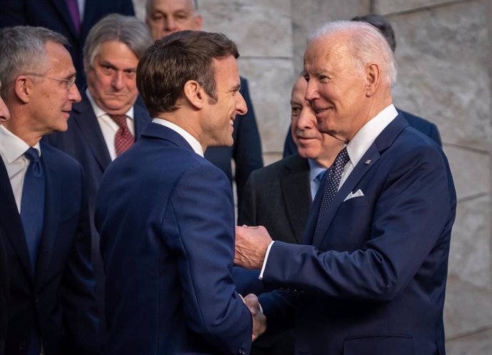 Archivo - El presidente de Francia, Emmanuel Macron, y el presidente de Estados Unidos, Joe Biden