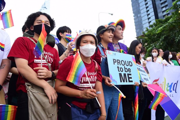 Marchas a favor del colectivo LGBTQ en Bangkok, Tailandia.