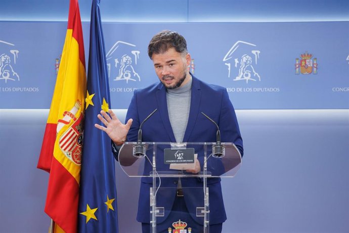 El portavoz de ERC en el Congreso de los Diputados, Gabriel Rufián, durante una rueda de prensa anterior a la Junta de Portavoces en el Congreso de los Diputados, a 15 de noviembre de 2022, en Madrid (España).