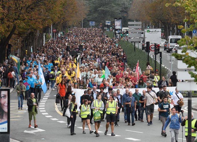 Archivo - Manifestación de Sare el 8 de octubre de 2022 en San Sebastián bajo el lema Etxera bidean gertu