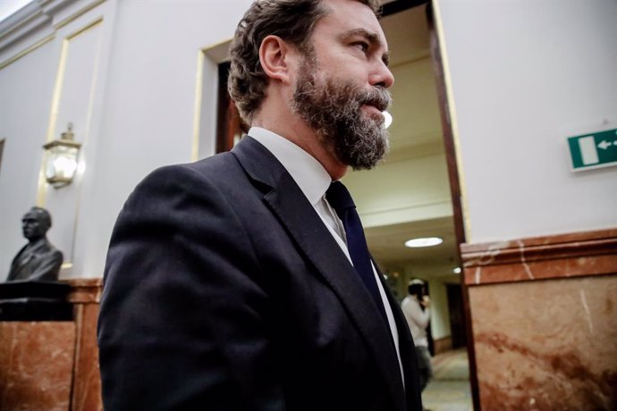 El portavoz parlamentario de Vox en el Congreso, Iván Espinosa de los Monterosl, a su llegada a una sesión plenaria en el Congreso de los Diputados, a 24 de noviembre de 2022, en Madrid (España). Los Presupuestos Generales del Estado (PGE) para 2023 lle