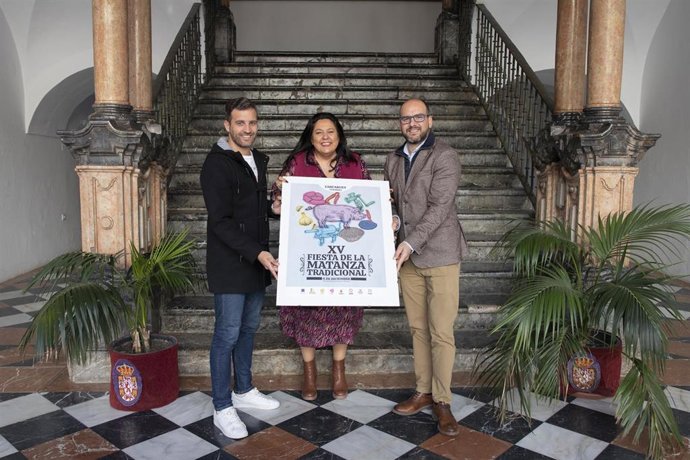 La presidenta de Iprodeco, Dolores Amo, en la presentación del cartel de la Matanza del Cerdo de Carcabuey.