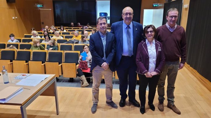 Rando junto a los responsables de nuevas tecnologías y tributos Luis Dalmau, Eloisa Lombarte y Carlos Turón