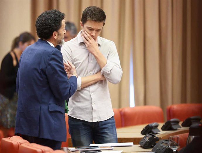 Archivo - El portavoz adjunto de Ciudadanos en el Congreso, Edmundo Bal (i) y el líder de Más País, Iñigo Errejón.