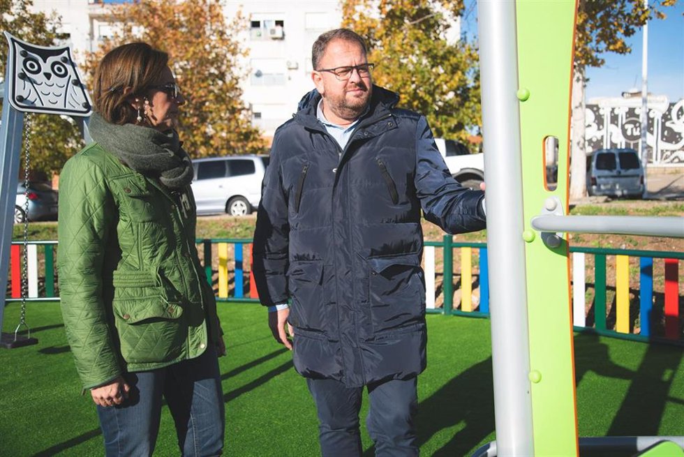 El alcalde de Mérida recepciona un nuevo parque