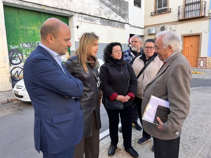 Peláez visita el local municipal ocupado en Miraflores