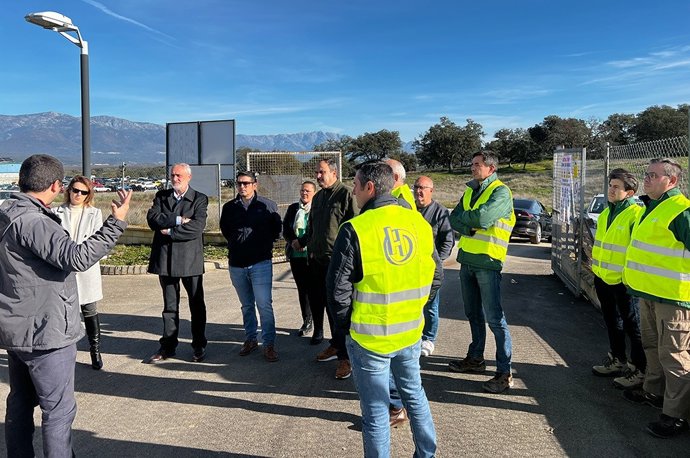 Visita del presidente de la Diputación de Cáceres a la ETAP de Talayuela