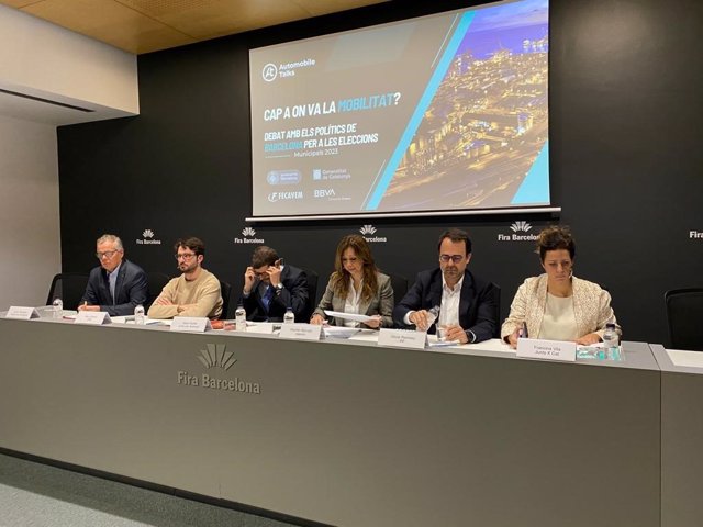 Javier Heredero de Cs, y los concejales de Barcelona Max Zañartu, Albert Batlle, Marilén Barceló, Óscar Ramírez y Francina Vila en un debate de movilidad.