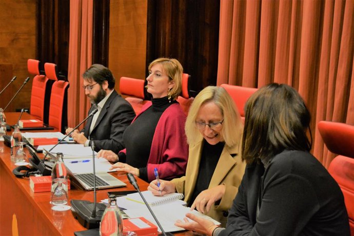Alba Vergés, Ferran Pedret, Assumpta Escarp i Aurora Madaula durant la Junta de Portaveus