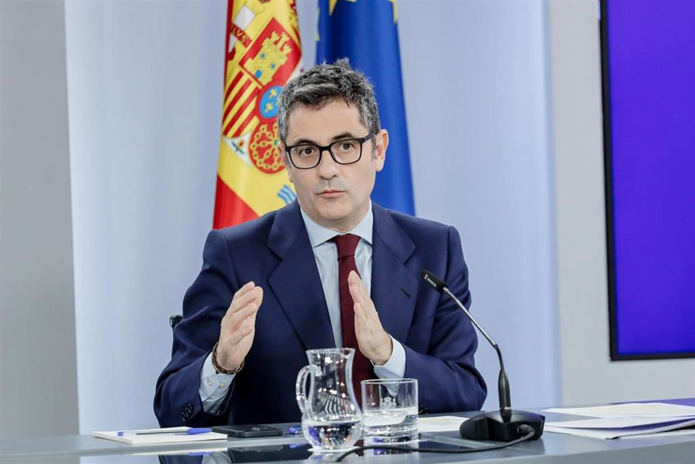 El ministro de la Presidencia, Relaciones con las Cortes y Memoria Democrática, Félix Bolaños, durante una rueda de prensa posterior al Consejo de Ministros, en el Palacio de La Moncloa, a 29 de noviembre de 2022, en Madrid (España).