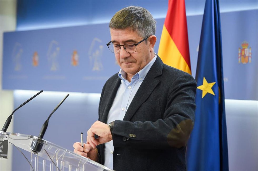 El portavoz del PSOE en el Congreso, Patxi López, en una rueda prensa 