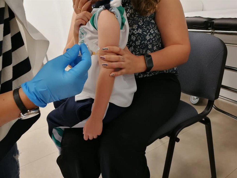 Vacunación infantil de gripe.