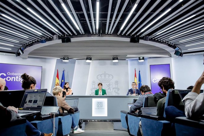 Rueda de prensa tras el Consejo de Ministros en el que se ha aprobado el techo de gasto del convenio de financiación del tramo norte de la línea 3 del Metro de Sevilla, al que aporta el Ministerio de Transportes 650 millones, la mitad del coste.