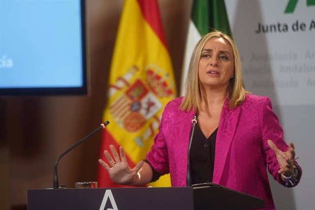 La consejera de Fomento, Articulación del Territorio y Vivienda, Marifrán Carazo, esta martes en la rueda de prensa posterior al Consejo de Gobierno. 