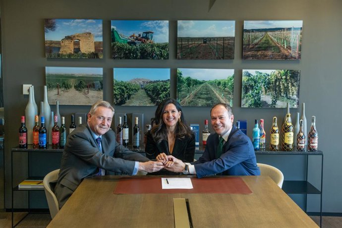 Acuerdo entre Varma y Grupo Emperador