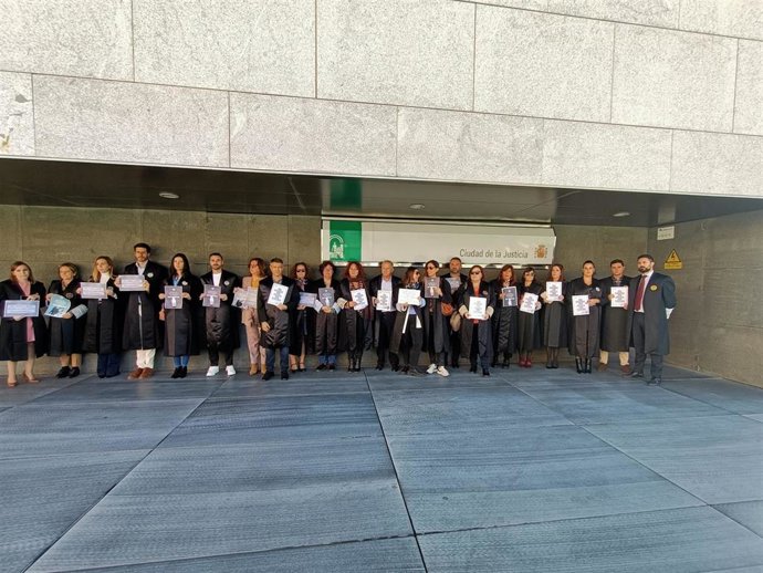 Letrados de la Administración de Justicia se concentran en Andalucía para reclamar mejoras retributivas